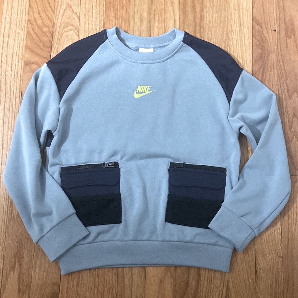 ✨ NIKE ✨ NWT Boys' Tech Blue Cargo Pocket French Terry Crewneck Sweatshirt Small
